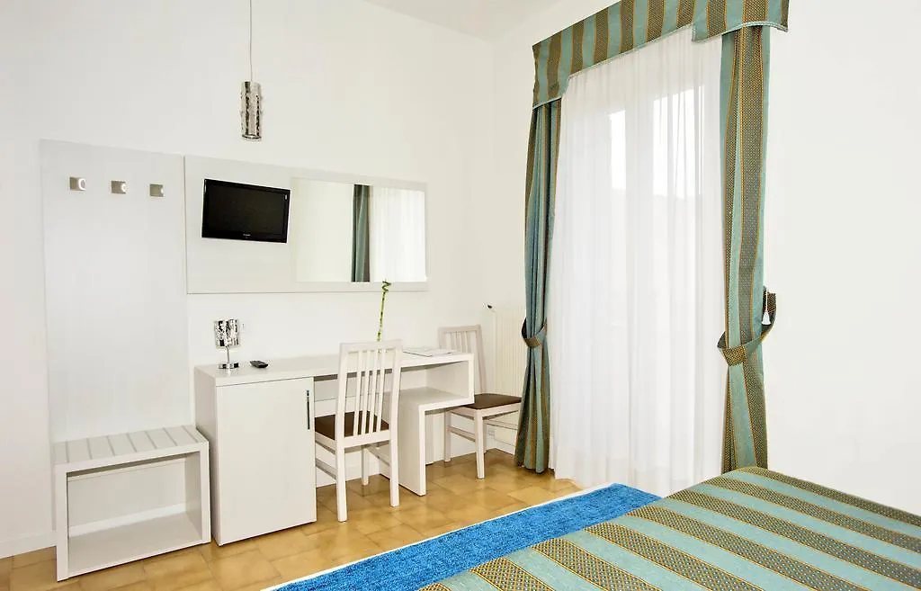 ***  Hotel Lucerna Castiglione della Pescaia Olaszország